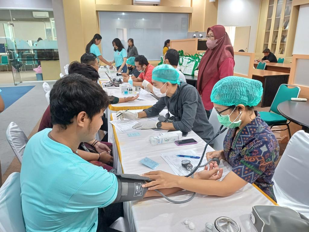 HUT Ke 122 Pegadaian Kanwil VII Denpasar Gelar Donor Darah