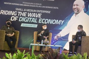 Menteri Koperasi dan UKM Teten Masduki mengunjungi Kampus IT dan Bisnis STMIK Primakara di Jalan Tukad Badung Nomor 135 Denpasar, Selasa (8/6/2021).