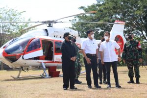 Menteri Koordinator Bidang Kemaritiman dan Investasi (Menko Marves) Luhut Binsar Panjaitan bersama rombongan meninjau penanganan Covid-19 di Buleleng.