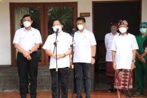 Koster mendampingi tiga menteri