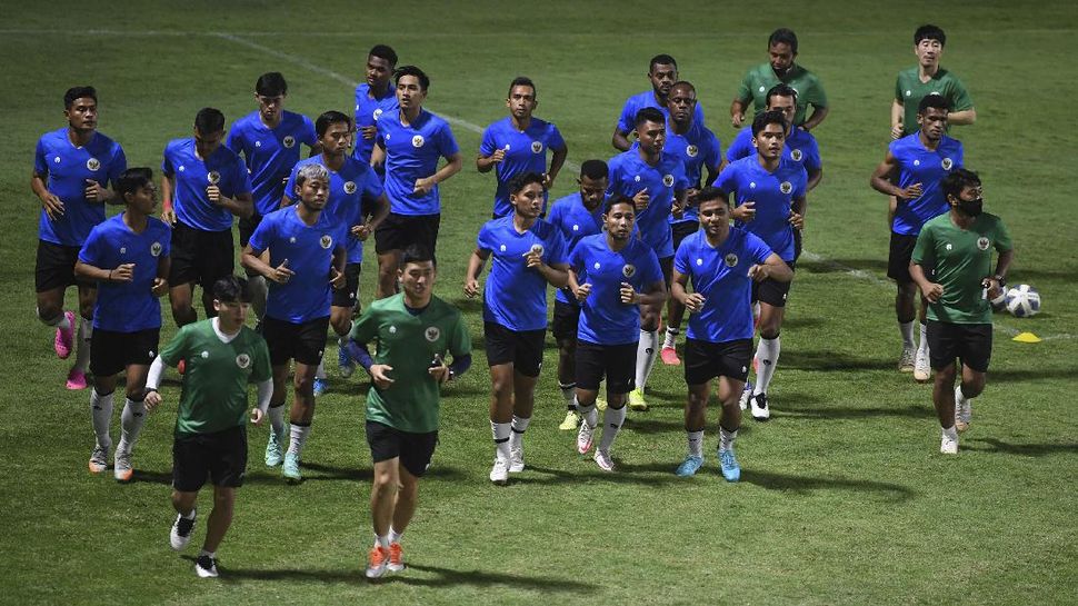 latihan-timnas-indonesia-5_169