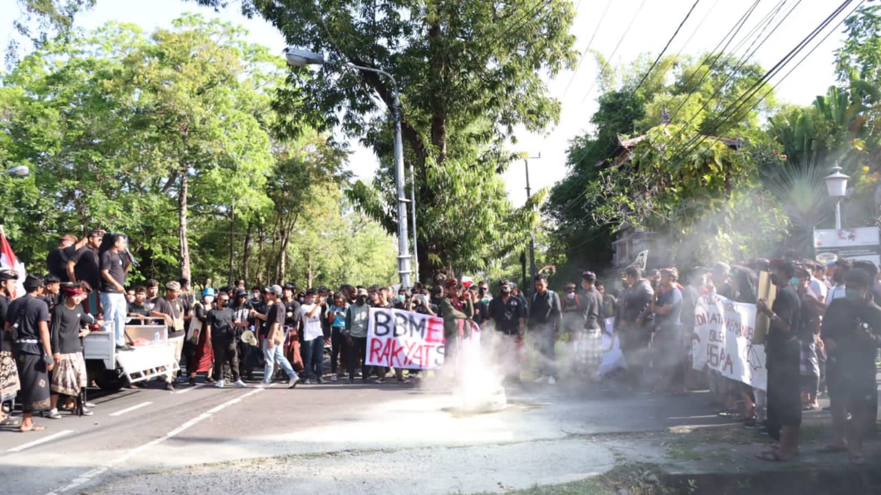 Aksi Demo Aliansi Bali Jengah, Tokoh Adat Berikan Tanggapan