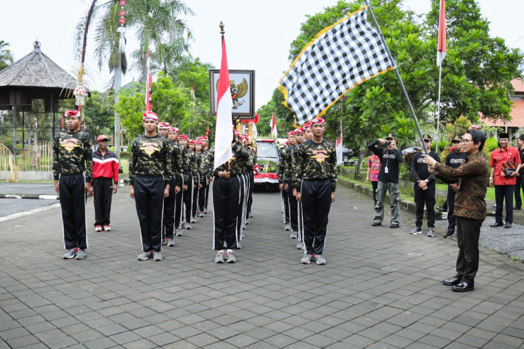 Serah Terima Panji dan Surat Sakti Pahlawan Gusti Ngurah Rai Tahun 2022