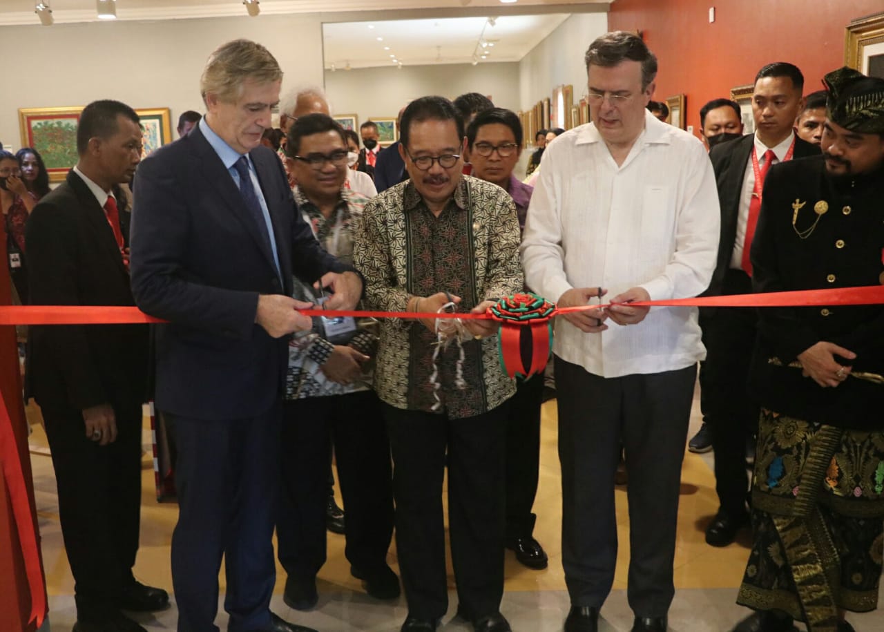 Wagub Cok Ace Dampingi Menteri Luar Negeri Mexico Buka Pameran Shape in The Landscape