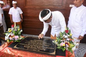 Walikota Jaya Negara Hadiri Piodalan dan Pemlaspasan Bale Kulkul Balai Banjar Kertasari, Desa Adat Peguyangan