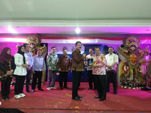 ITB STIKOM Bali dengan STIMIK Wicida Samarinda