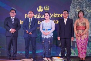 Prof. Pandit Dilantik jadi Rektor Unwar Periode 2023-2027