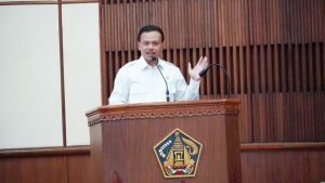 RISET-Sekda Bali Dewa Indra memberikan sambutan dalam Rakor Sinergitas Kebijakan Pusat dan Daerah dalam Penguatan Peran BRIDA untuk Mewujudkan Evidence Based Policy.