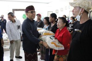 Jaya Negara Distribusikan Bantuan Pangan Beras Pemerintah