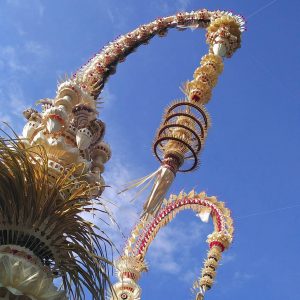 Lestarikan Tradisi Budaya Bali, Desa Dangin Puri Kangin Gelar Lomba Penjor Antar Banjar