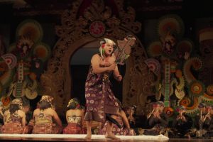 Sanggar Selendro Agung duta Badung, Bawakan Garapan Kolaborasi dengan Wayang Inovatif