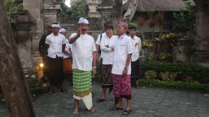 Gde Agung dan Koster