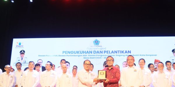 Wali Kota Denpasar, I Gusti Ngurah Jaya Negara dalam kesempatan menghadiri Pengukuhan dan Pelantikan Dewan Penasihat, Dewan Pertimbangan, serta Dewan Pengurus KADIN Kota Denpasar masa bakti 2025–2030, Selasa (24/2), bertempat di Ruang Taksu Dharma Negara Alaya.