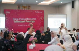 Momen Berbuka Telkomsel dengan Pelanggan di Bima.