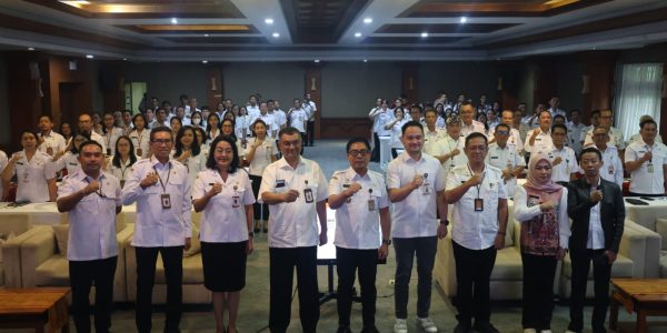 Wakil Wali Kota Denpasar, I Kadek Agus Arya Wibawa, membuka Bimtek Penyusunan Laporan Penyelenggaraan Pemerintahan Daerah (LPPD) Tahun 2026 terhadap data 2025 di Ruang Mahottama, Graha Sewaka Dharma, Denpasar, Rabu (11/3).