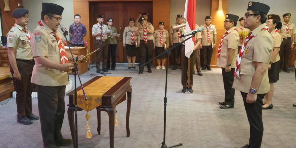 Wakil Wali Kota Denpasar, I Kadek Agus Arya Wibawa dilantik kembali sebagai Ketua Kwarcab Gerakan Pramuka Kota Denpasar masa bakti 2025–2030 di Graha Sewaka Dharma, Jumat (17/4).