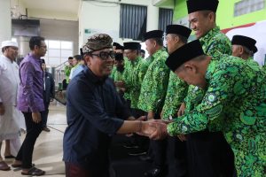 Wakil Wali Kota Denpasar, I Kadek Agus Arya Wibawa, saat menghadiri Halal Bihalal Silaturahmi Kebangsaan bersama Dewan Masjid Indonesia (DMI) Kota Denpasar di Musholla Baitul Mu’minin Panjer, Sabtu (18/4).