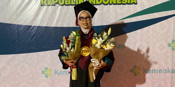 Prof. Dr. Komang Ayu Henny Achjar, SKM., M.Kep., Sp.Kom.