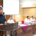 Sekda Kota Denpasar I Gusti Ngurah Eddy Mulya membuka Pertemuan Advokasi Kelembagaan Desa Pangan Aman di Gedung Santi Graha, Denpasar, Rabu (22/4).