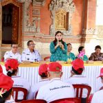 Sekretaris 1 TP Posyandu Kota Denpasar, Ny. Ayu Kristi Arya Wibawa, secara resmi menutup kegiatan Posyandu Paripurna dan Posyandu 6 SPM bagi Ibu Hamil, Balita, dan Lansia yang dilaksanakan oleh Tim Penggerak PKK Kota Denpasar melalui DPMD Kota Denpasar, bertempat di Banjar Tangguntiti, Kelurahan Tonja, Kecamatan Denpasar Utara, Rabu (22/4).