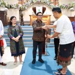 Wakil Wali Kota Denpasar, I Kadek Agus Arya Wibawa menghadiri peringatan sekaligus Ibadah Paskah Majelis Permusyawaratan Umat Kristen (MPUK) Kota Denpasar yang diselenggarakan di GPIB Maranatha, Denpasar, Jumat (24/4).