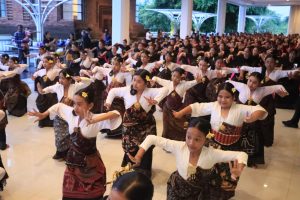 Peringatan Hari Tari Sedunia oleh Pemkot Denpasar bersama komunitas Naluri Manca.