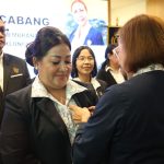 Ny. Suwandewi Eddy Mulya saat dilantik menjadi Ketua Pengurus Yayasan Kanker Indonesia (YKI) Cabang Koordinator Bali Kota Denpasar masa bhakti 2026-2031 yang dilaksanakan di Bali International Hospital, Sanur pada Kamis (30/1).