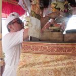 Wali Kota Denpasar, I Gusti Ngurah Jaya Negara menghadiri rangkaian karya Pemelaspasan dan Mendem Pedagingan Bale Kulkul serta panyengker di Banjar Panti Gede, Desa Pemecutan Kaja, Denpasar, bertepatan dengan rahina Purnama Sasih Jyestha, Jumat (1/5).