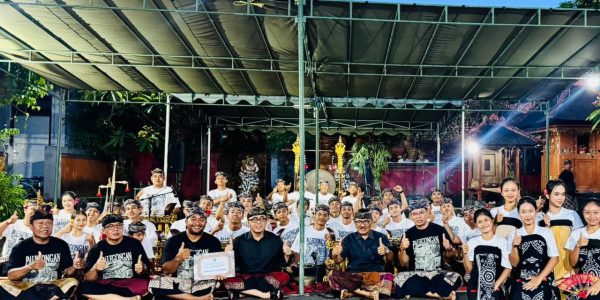 Kehadiran Walikota Denpasar, I Gusti Ngurah Jaya Negara dalam pembinaan Sekaa Palegongan Klasik Waja Swara Banjar Wangaya Kaja, Desa Dauh Puri Kaja, Kecamatan Denpasar Utara, Sabtu (2/5).