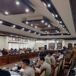 Rapat Pansus TRAP dengan perwakilan BTID, BPN Jembrana dan Karangasem, Senin (4/5).