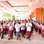 Mendikdasmen Abdul Mu’ti yang didampingi Wali Kota Denpasar, IGN Jaya Negara saat menghadiri puncak acara DEF di Gedung Dharma Negara Alaya Kota Denpasar, Kamis (7/5).