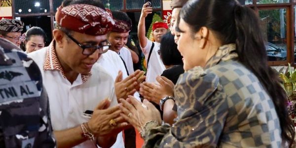 Wali Kota Denpasar, I Gusti Ngurah Jaya Negara menghadiri acara Pisah Sambut Kepala Kejaksaan Tinggi Bali di Gedung Wanita Nari Graha Provinsi Bali, Kamis (7/5).