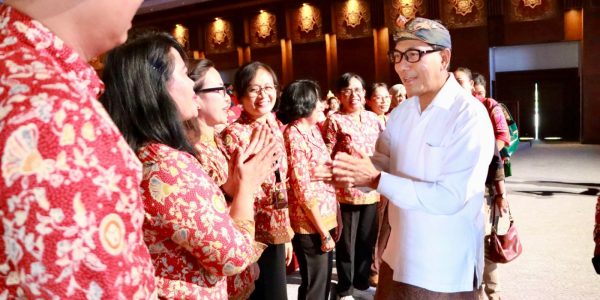 Sekretaris Daerah Kota Denpasar, I Gusti Ngurah Eddy Mulya saat menghadiri merayakan puncak International Nurses Day (IND) Tahun 2026 di Gedung Dharma Negara Alaya (DNA) Denpasar, Sabtu (9/5). 