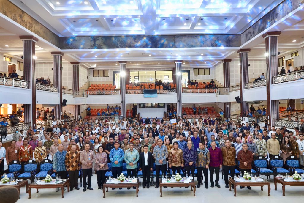 Akad Massal 1.000 UMKM di Auditorium Unud, Rabu (13/5).