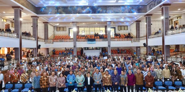 Akad Massal 1.000 UMKM di Auditorium Unud, Rabu (13/5).