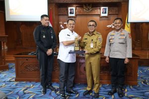 Wali Kota Denpasar, I Gusti Ngurah Jaya Negara menerima kunjungan Kuliah Kerja Profesi (KKP) Sespimmen Polri di Kantor Wali Kota Denpasar, Senin (18/5).