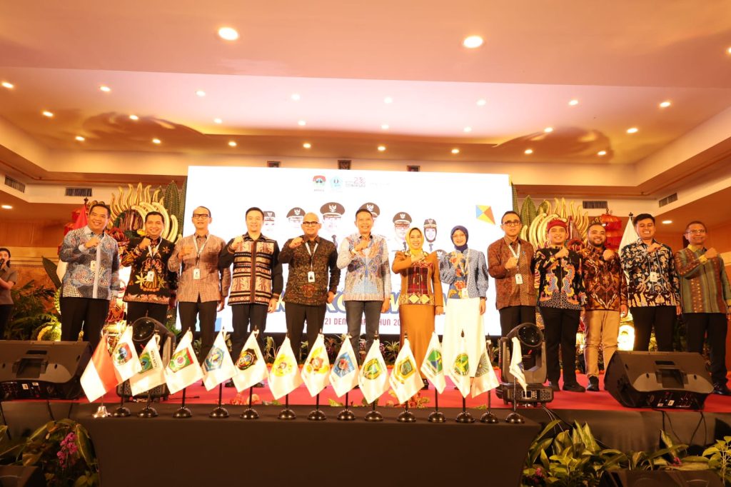 Pelaksanaan Rapat Kerja Komwil IV APEKSI ke-21 berlangsung di Wantilan Convention Center, Hotel Prama Sanur Beach, Denpasar, Jumat (22/5).