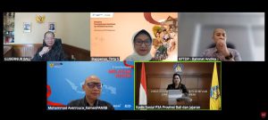 Gubernur Bali Wayan Koster saat mengikuti Zoom meeting.