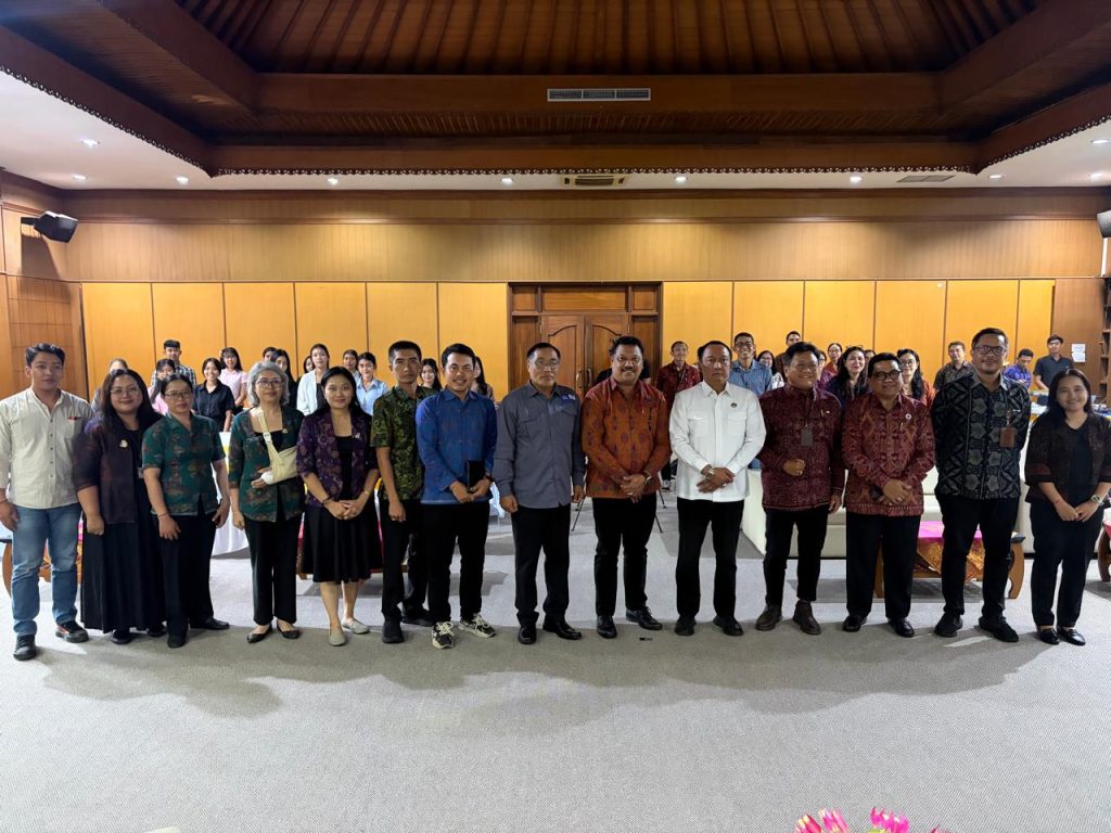 Foto Bersama Tim Kajian LPPM UNHI Usai Diskusi bersama Pemangku Kepentingan pemkab/pemkot dan pemprov.