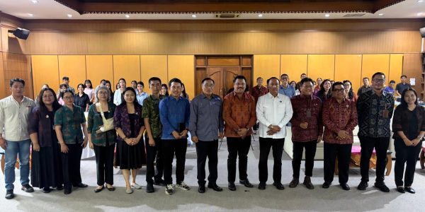 Foto Bersama Tim Kajian LPPM UNHI Usai Diskusi bersama Pemangku Kepentingan pemkab/pemkot dan pemprov.
