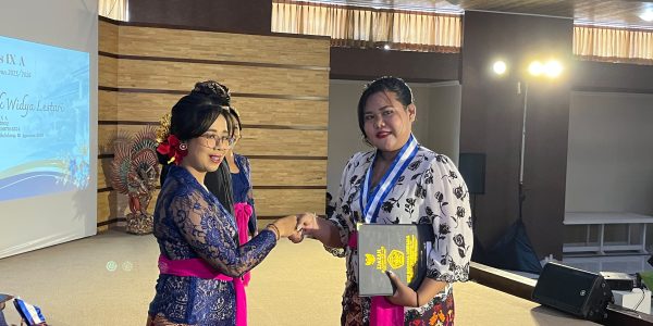 Pelepasan Siswa SMP Nasional Denpasar, Selasa (9/6) di Aula Spenas.
