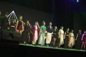 Teater Kini Berseri (Tekiber) menampilkan operet Princess Panda: The Art of Light and Shadow dalam D’Youth Fest 6.0 di Denpasar, Minggu (14/26).