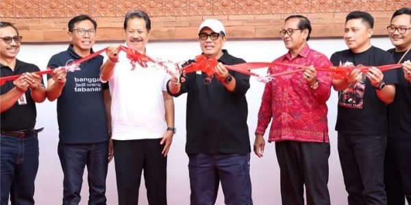 Peresmian Gedung Instalasi Pemulasaran Jenazah di RSUD Tabanan, Jumat (19/6).
