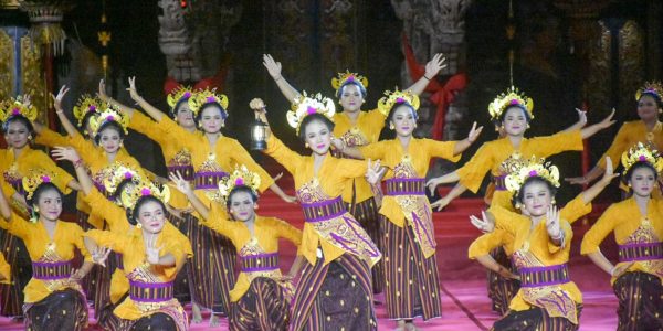 Sekehe Gong Kebyar Wanita (GKW) Swara Ratna Kencana, Banjar Anyar-Anyar, Desa Ubung Kaja, Duta Kota Denasar.