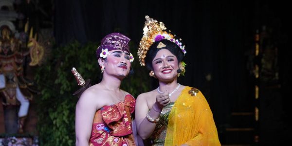 Pementasan Drama Gong oleh Sekaa Gong Gita Swastika dari Banjar Adat Tengkulung, Desa Adat Tengkulung, Kecamatan Kuta Selatan, Duta Kabupaten Badung di PKB.