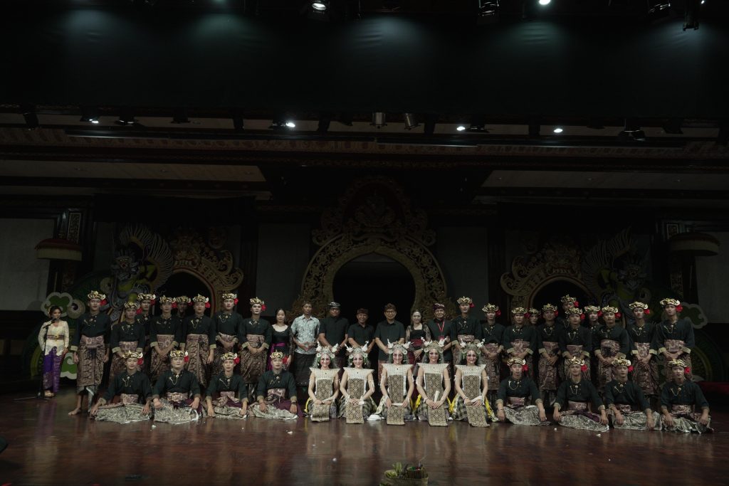 Semar Pegulingan Komunitas Seni Nyenit-Nyenir, Banjar Sulangai, Petang, Duta Kabupaten Badung.