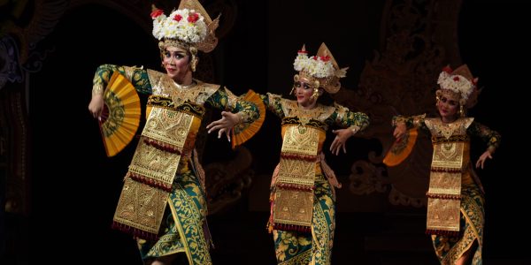 Tari Pelegongan Klasik Sanggar Seni Dharmawangsa, Banjar Sedang Kelod, Desa Sedang, Kecamatan Abiansemal Duta Kabupaten Badung dalam ajang parade Tari Pelegongan Klasik di PKB 2026.