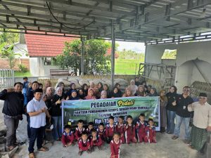 Penyerahan Bantuan Pegadaian Cabang Praya di Yayasan Insan Tangkas, Kecamatan Batukliang, Kabupaten Lombok Tengah.