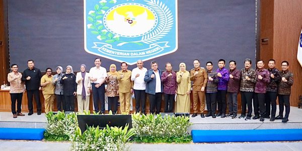 Wakil Wali Kota Denpasar, I Kadek Agus Arya Wibawa saat menghadiri Rakor Digitalisasi Bansos yang di selenggarakan Kementrian Dalam Negeri RI di Sasana Bhakti Praja, Gedung C Kementerian Dalam Negeri, Jakarta Pusat, Selasa (30/6).