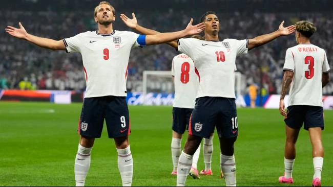 Jude Bellingham (kanan) (Ist)